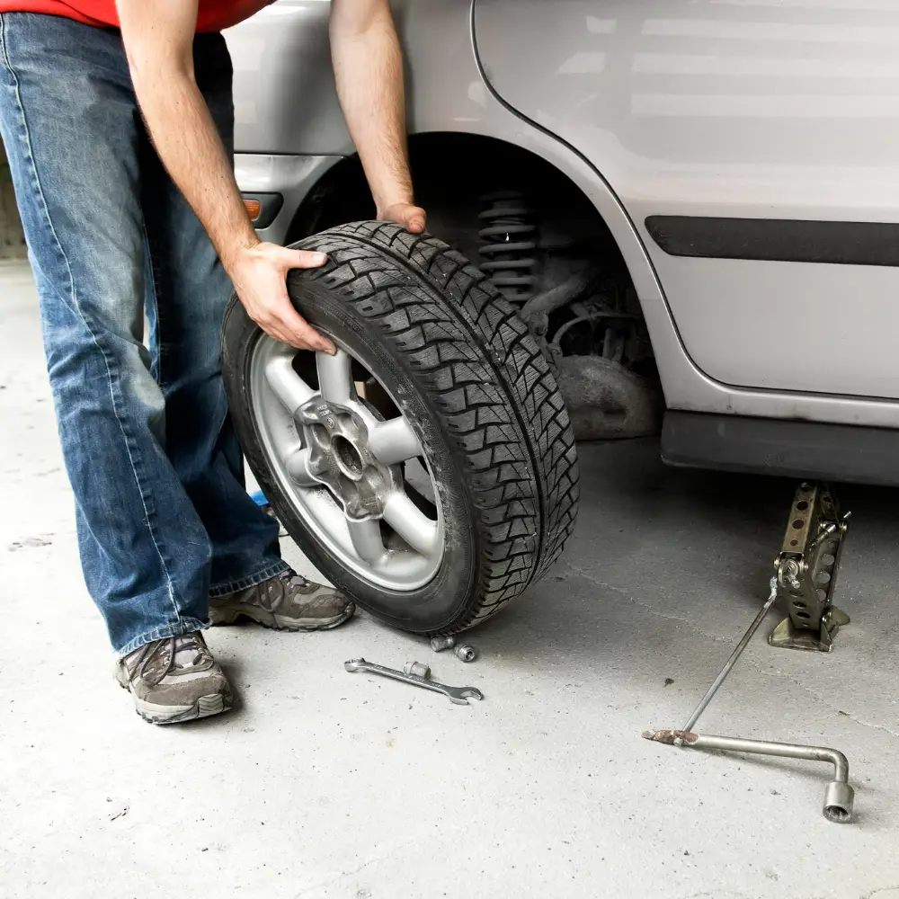 Lastik Tamiri mi, Lastik Değişimi mi Daha Mantıklı?